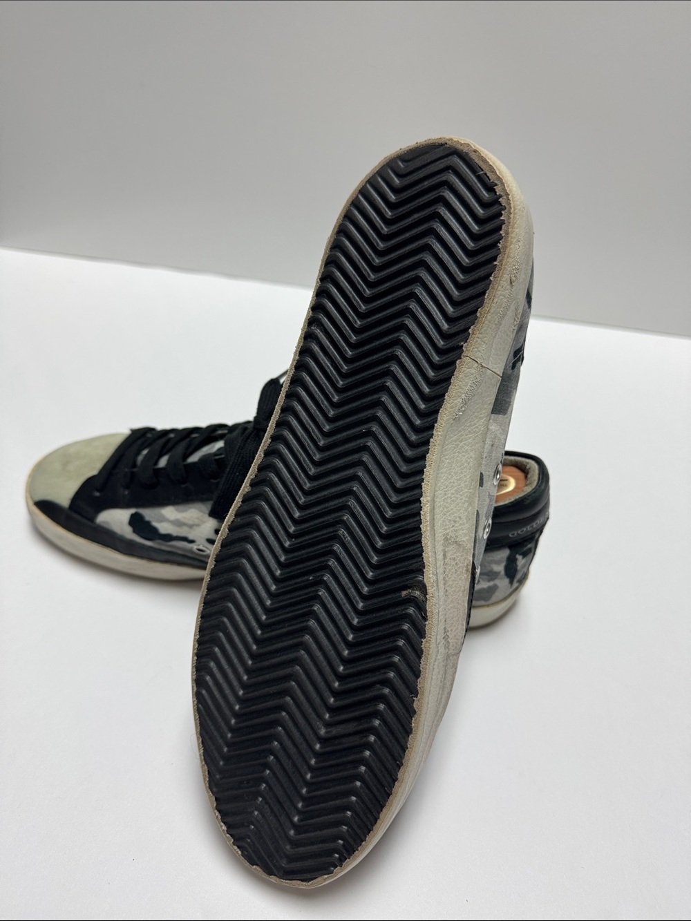 Golden Goose Men’s Gray Camo Superstar Sneakers with Black Accents - Picture 4 of 12
